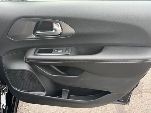 New 2026 Chrysler Voyager LX FWD image 13