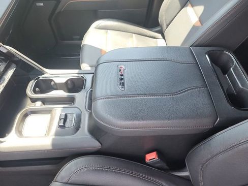 Used 2025 GMC Sierra 2500 AT4 AWD/4WD image 34