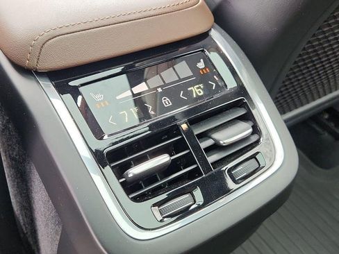 Used 2022 Volvo XC60 B5 Inscription w/ Climate Package image 11