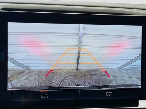 Used 2024 GMC Sierra 1500 SLT image 16