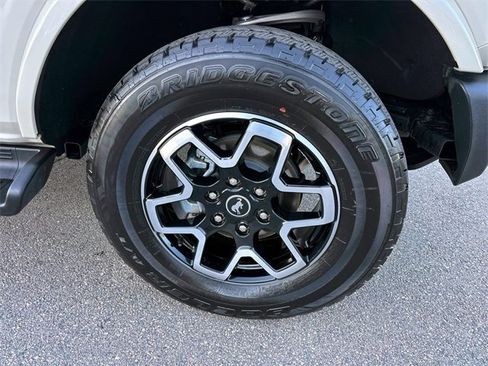 Used 2025 Ford Bronco Outer Banks image 32