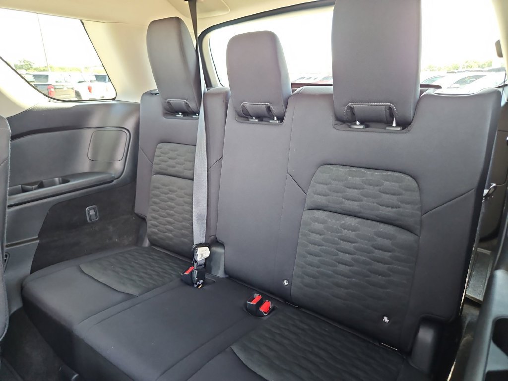 Used 2025 Nissan Pathfinder SV w/ SV Premium Package FWD image 34