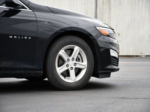 Used 2022 Chevrolet Malibu LS FWD image 9
