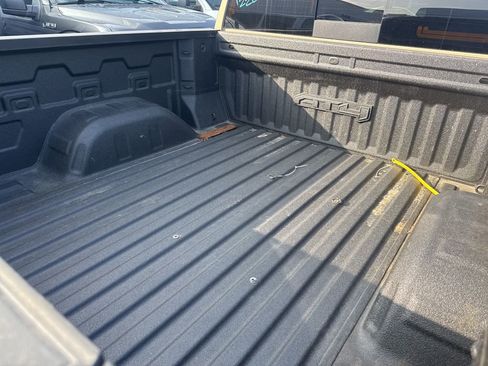 Used 2023 GMC Sierra 1500 AT4 w/ AT4 Premium Package image 5