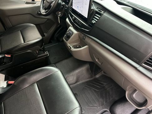 Used 2023 Ford E-Transit Base image 16