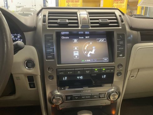 Used 2014 Lexus GX 460 Luxury w/ Preferred Accessory Package image 20