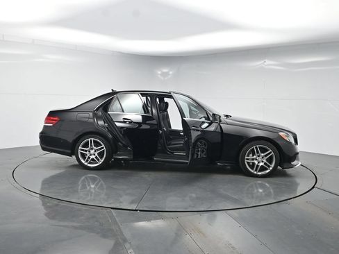 Used 2014 Mercedes-Benz E 550 4MATIC Sedan image 37