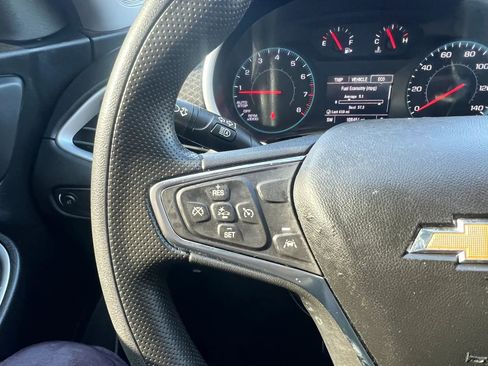 Used 2023 Chevrolet Malibu LT FWD image 19