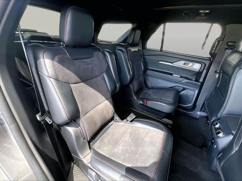 Used 2025 Ford Explorer ST w/ Sun And Sound Package RWD image 21