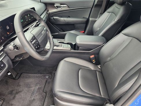 Certified 2026 Kia Sportage EX w/ EX Panorama Roof Package image 13