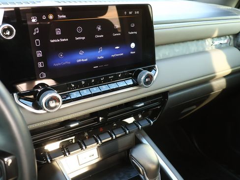 Certified 2024 Chevrolet Colorado ZR2 w/ Technology Package image 18