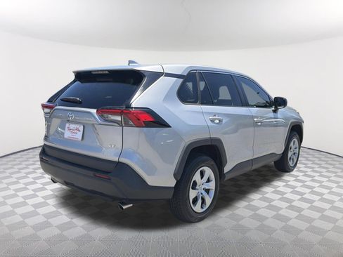 Certified 2022 Toyota RAV4 LE FWD image 17
