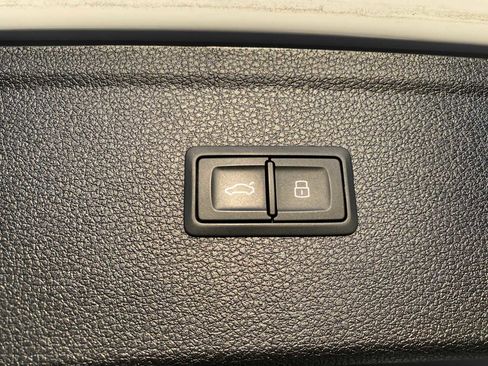 Used 2021 Audi Q5 Premium Plus image 35