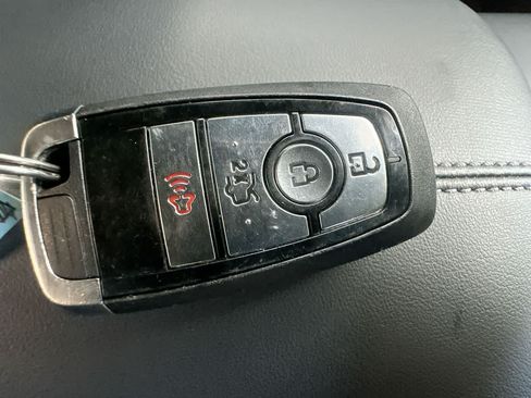 Used 2025 Ford Mustang Coupe RWD image 28
