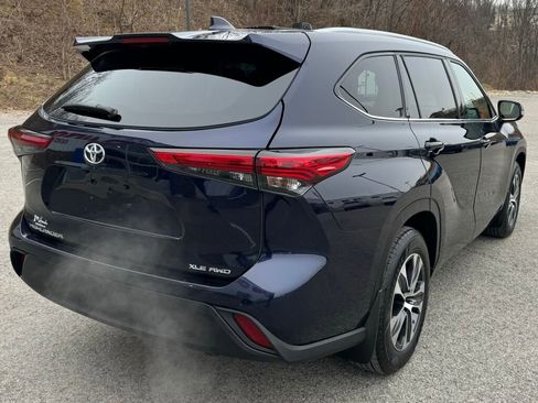 Used 2022 Toyota Highlander XLE image 7