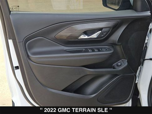 Used 2022 GMC Terrain SLE w/ Driver Convenience Package image 14