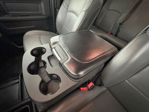 Used 2024 RAM 3500 Tradesman w/ Chrome Appearance Group AWD/4WD image 33