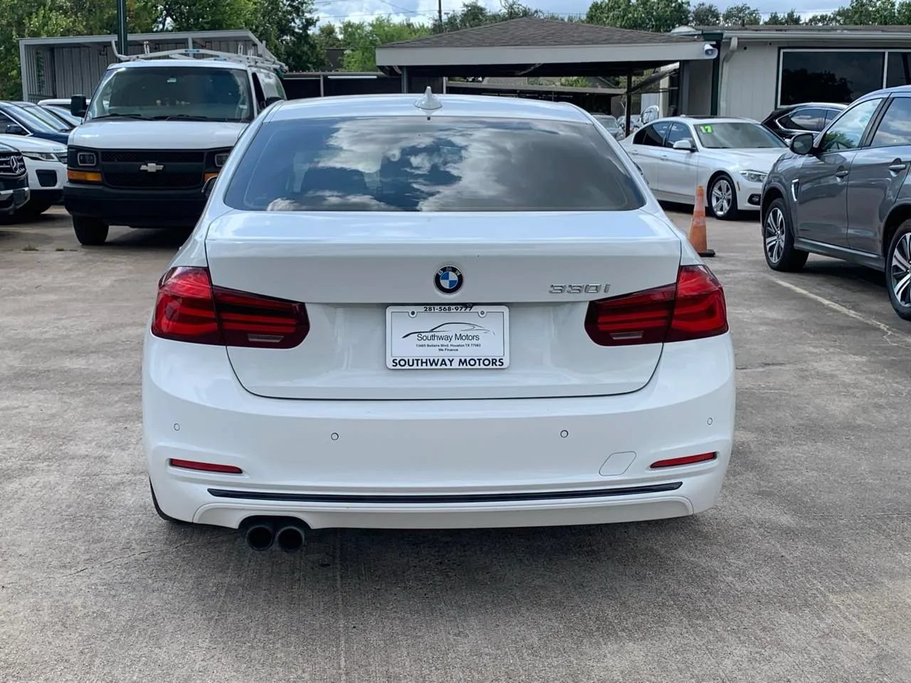 Used 2018 BMW 330i Sedan w/ Shadow Sport Edition RWD image 6