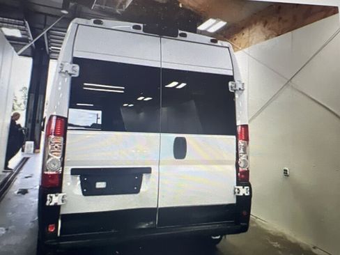 Used 2023 RAM ProMaster 2500 FWD image 3