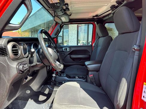 Used 2018 Jeep Wrangler Unlimited Sport S image 2