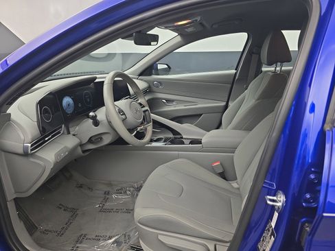 Used 2023 Hyundai Elantra SEL w/ Convenience Package FWD image 18