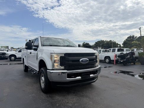 Used 2018 Ford F250 XL w/ Power Equipment Group AWD/4WD image 3