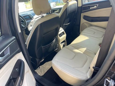 Used 2015 Ford Edge Titanium FWD image 3