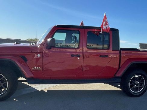 Used 2022 Jeep Gladiator Overland w/ Cold Weather Group image 6