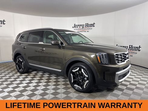 Used 2025 Kia Telluride S image 4