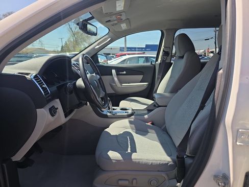 Used 2011 GMC Acadia SLE FWD image 14