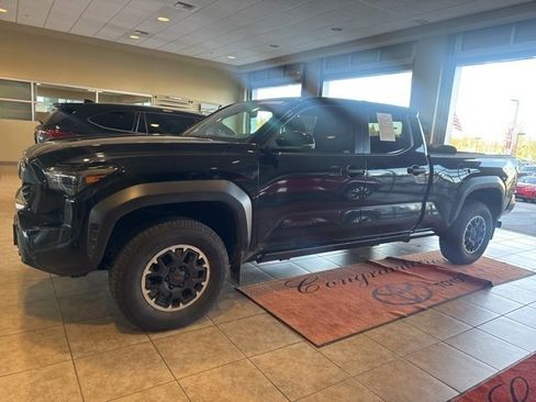 Used 2024 Toyota Tacoma TRD Off-Road w/ TRD Off Road Upgrade Package image 7