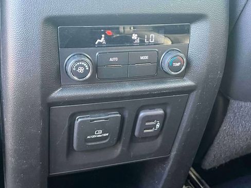 Used 2023 Chevrolet Traverse RS AWD/4WD image 15