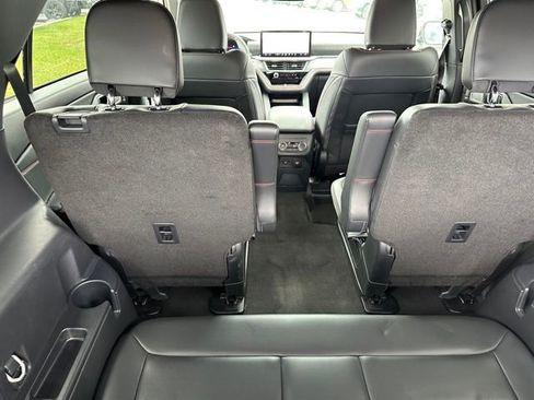 Used 2025 Ford Explorer ST AWD/4WD image 12