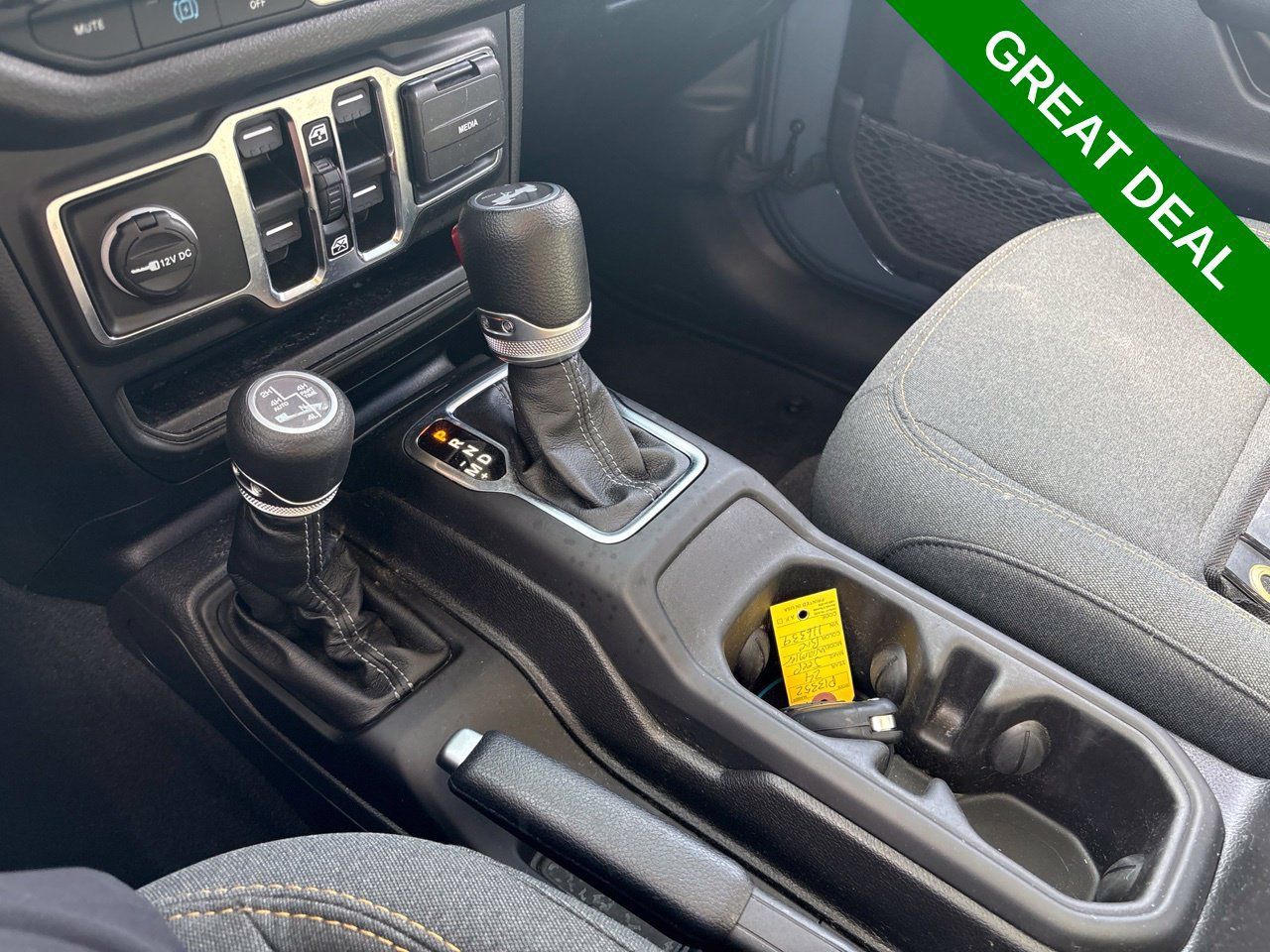Used 2024 Jeep Wrangler Unlimited w/ Convenience Group AWD/4WD image 18