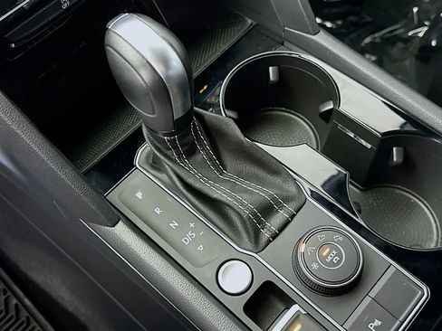 Used 2022 Volkswagen Atlas Cross Sport SEL R-Line image 31