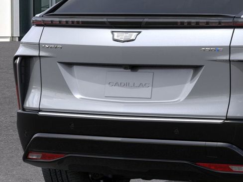 New 2024 Cadillac Lyriq Luxury w/ LPO, Floor Liner Package image 38