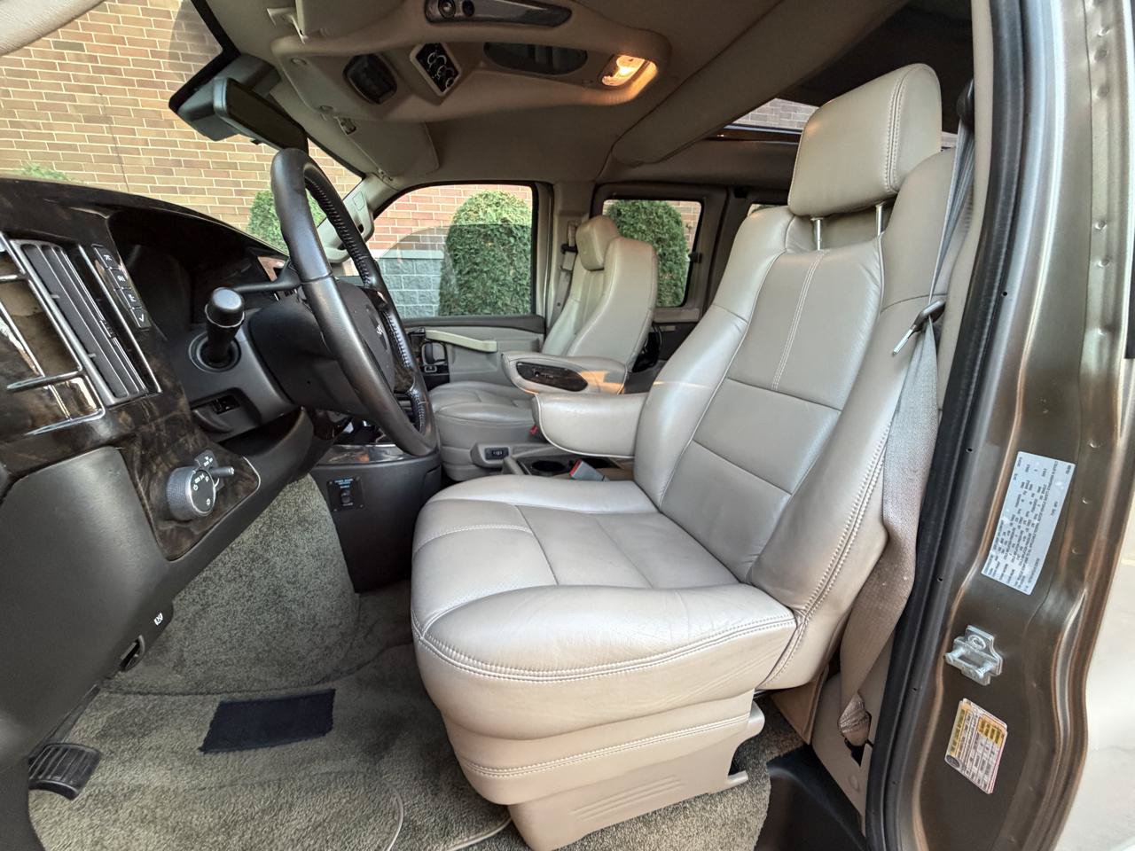 Used 2019 GMC Savana 2500 w/ Enhanced Convenience Package RWD image 22