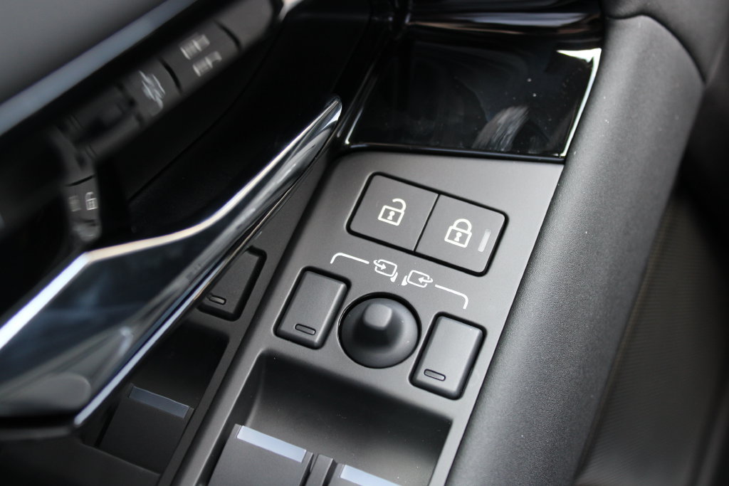 New 2026 Land Rover Range Rover Evoque S AWD/4WD image 24