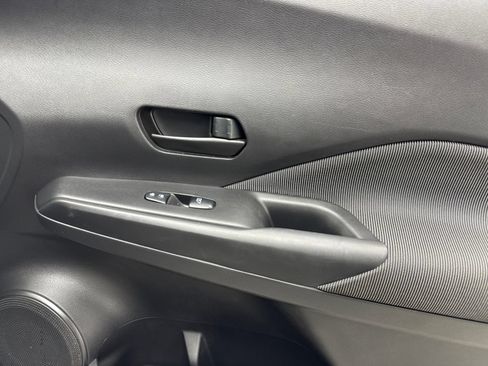 Used 2018 Nissan Kicks S FWD image 41