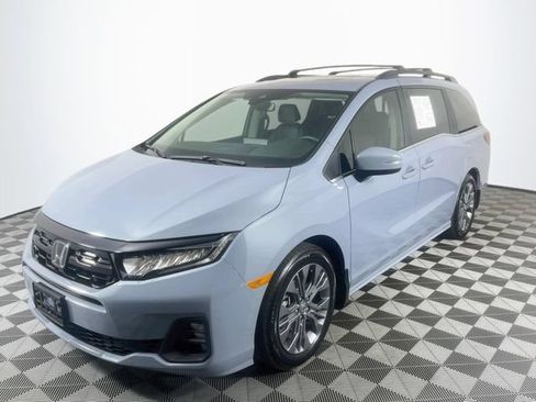 Used 2026 Honda Odyssey Touring image 4