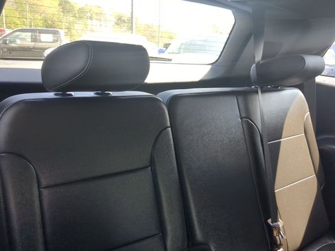 Used 2022 Chevrolet Traverse Premier w/ Redline Edition image 29