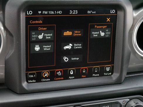 Used 2022 Jeep Wrangler Unlimited Sahara w/ Cold Weather Group AWD/4WD image 29