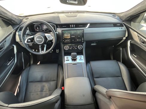 Used 2023 Jaguar F-PACE SVR image 15