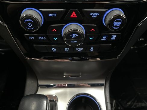 Used 2019 Jeep Grand Cherokee Trailhawk image 26