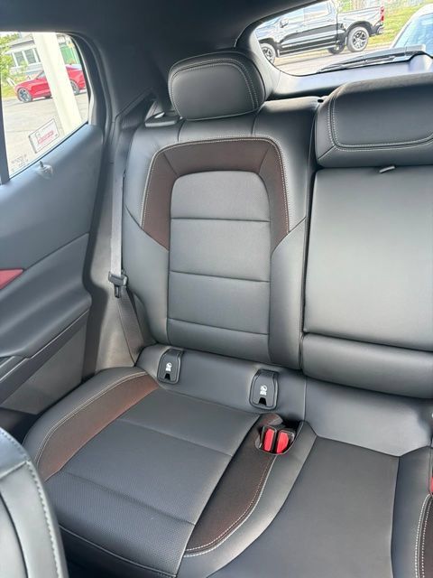 Certified 2024 Chevrolet Equinox EV RS FWD image 10