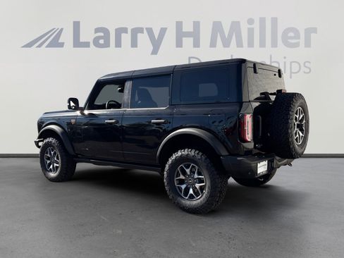 New 2025 Ford Bronco Badlands image 3