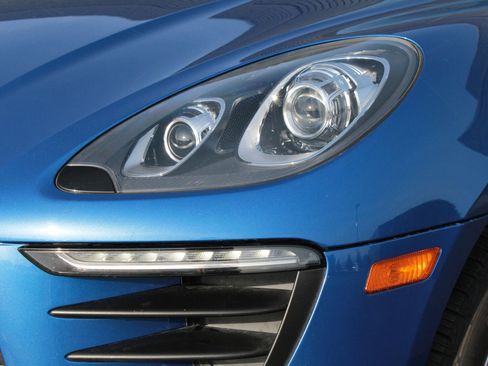 Used 2017 Porsche Macan image 12