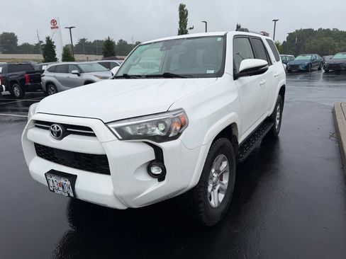 Used 2024 Toyota 4Runner SR5 Premium AWD/4WD image 3