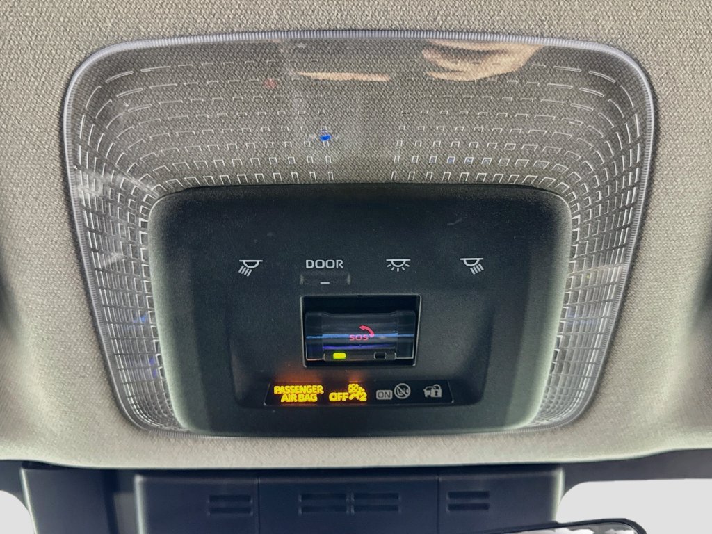 Used 2024 Toyota Prius XLE FWD image 22