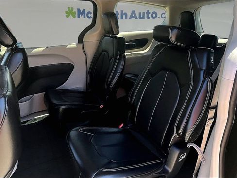 Used 2024 Chrysler Pacifica Touring-L FWD image 20